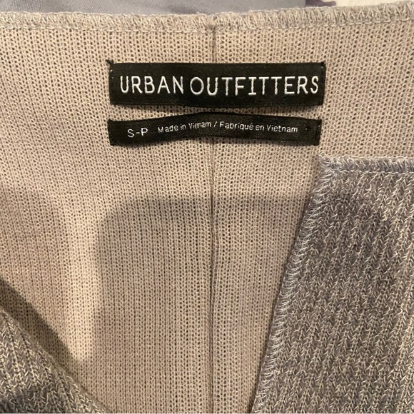 URBAN OUTFITTERS Jax Inside Out Notch Neck Top Grey Small - Picture 6 of 7